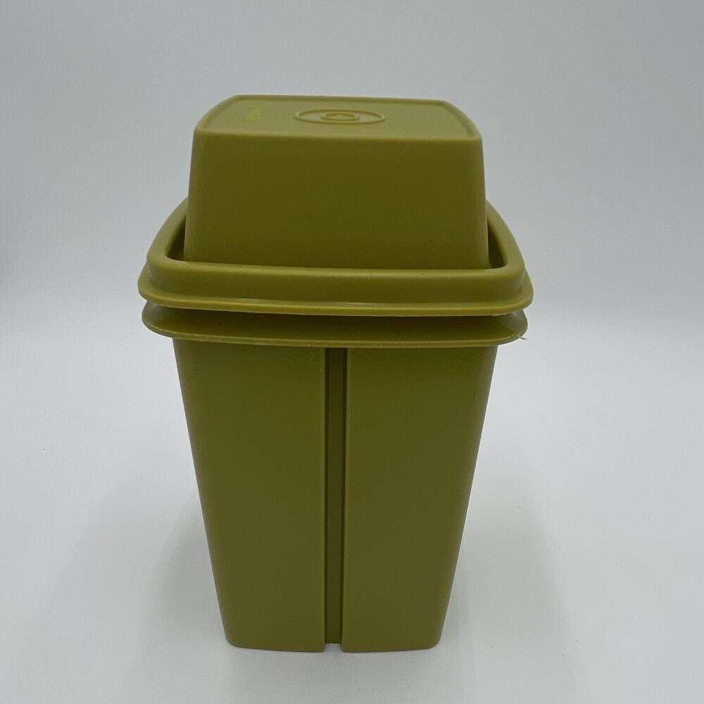 Tupperware Pickle Keeper Pic-A-Deli Container Avacado Green